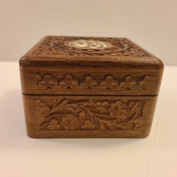 Vintage 1970 Style Carved Wooden Box - Picture 7 of 8